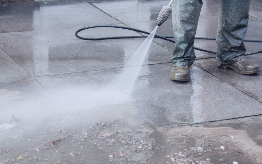 A Friendly, No-Nonsense Guide to Cleaning Concrete Driveways in Woodbridge, VA